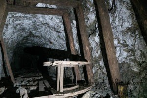 Alte Kabeltrommerl in der Mine